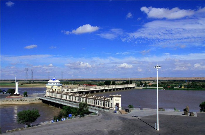 巴彦淖尔，草原之都的魅力与独特之处